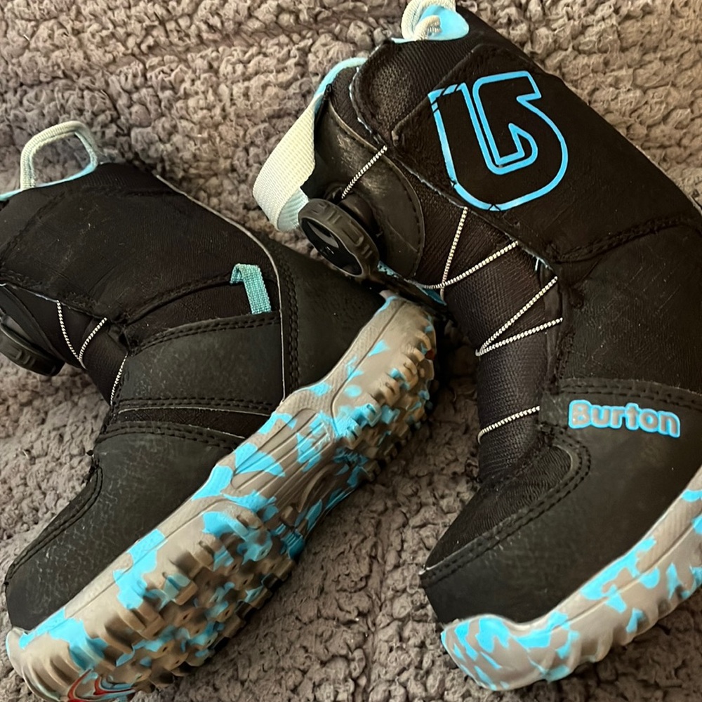 Kids' Burton Grom BOA® Snowboard Boots 11C